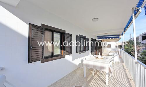 For sale Renovated 2 bedroom apartment 50 meters from the beach