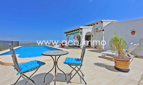 For sale Renovated 3 bedroom villa with pool and panoramic sea view